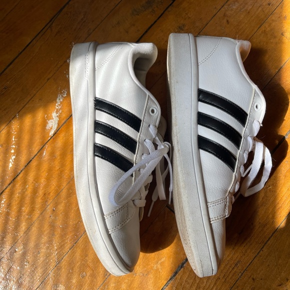 Adidas Stripped Shoes - Picture 3 of 6